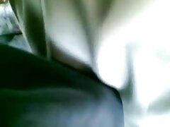 بچ دانلود تلگرام فیلم سکسی لبهایش را روی بدن یک دوست عزیز می لغزد