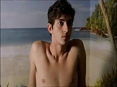 دختر خجالتی کانال تلگرام فیلم های سینمایی سکسی آسیایی به طور همزمان سه مرد را خدمت می کند