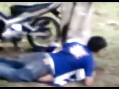 تقدیر آغشته به ورزش کانال سوپرشهوانی در سراسر صورت او