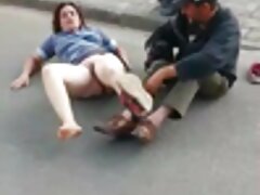 کمک می کند یک بلوند هاتگرام سکسی ورزش سبزه با یک مرد
